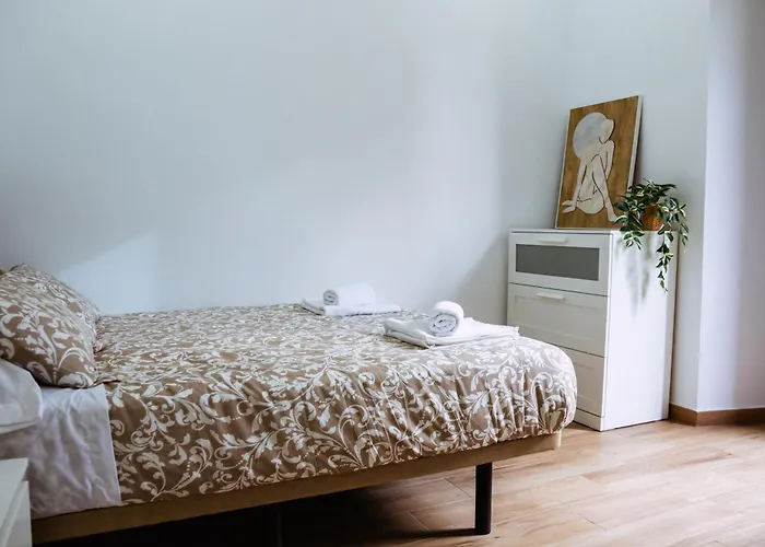 Triana Riverside Guesthouse